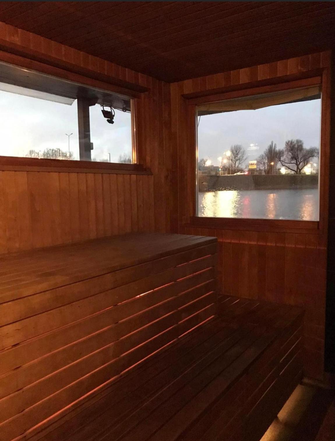 Houseboat On The Water Hotel Liepāja Kültér fotó