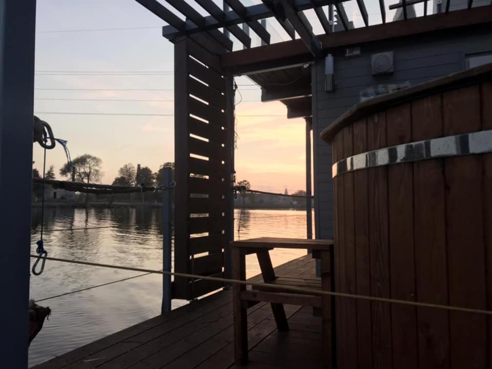 Houseboat On The Water Hotel Liepāja Kültér fotó