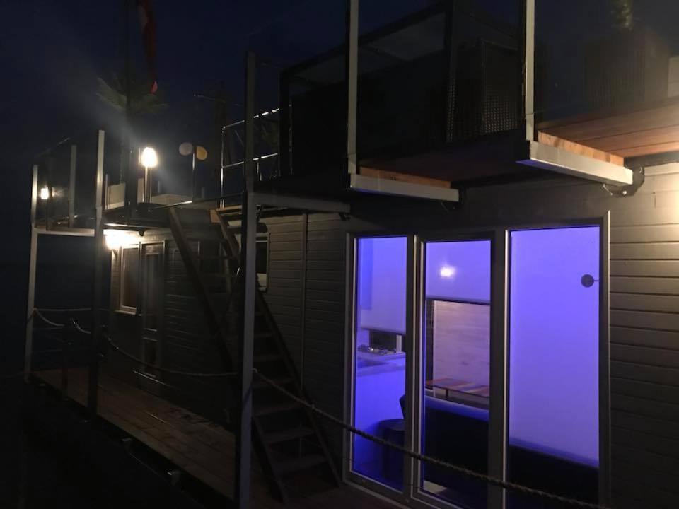 Houseboat On The Water Hotel Liepāja Kültér fotó